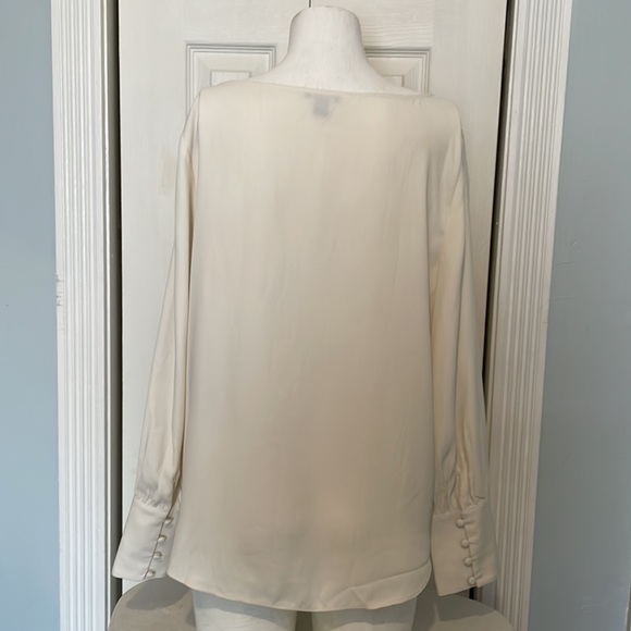 Ann Taylor top in cream - Picture 4 of 6
